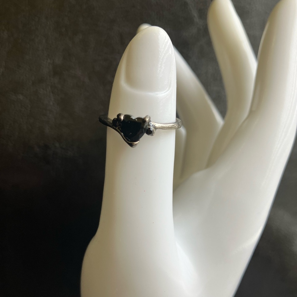 Black Crystal Heart Ring